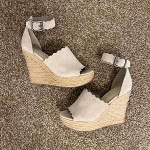Marc Fisher Women’s Haya Scallop Ankle Strap Espadrille Wedge Size 6
